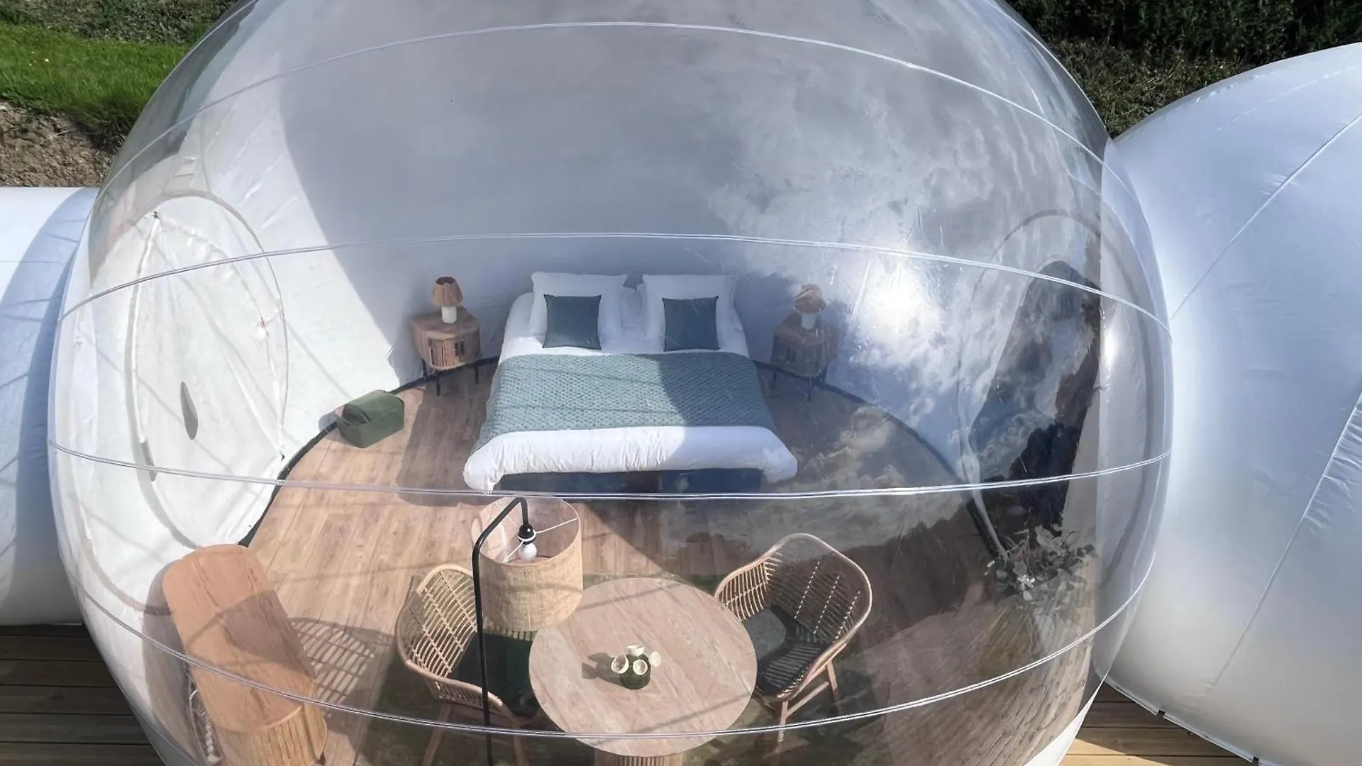Bed and Breakfast Bubble Jade à Val-Couesnon Couette-café