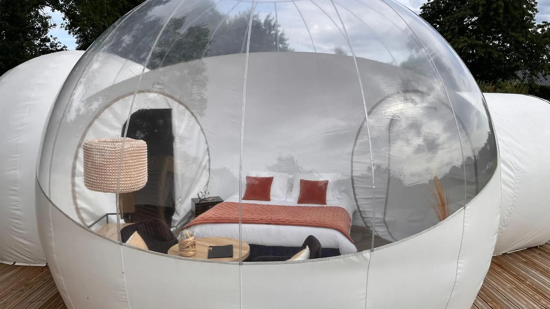 Bed and Breakfast Bubble Jade à Val-Couesnon France